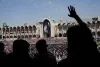 شہید ایرانی سپریم لیڈر علی خامنہ ای کی نمازِ جنازہ: ہزاروں افراد کے ’انتقام‘ اور ’امریکہ مردہ باد‘ کے نعرے