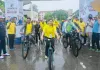 کھڈسے گوہاٹی میں 'فٹ انڈیا سنڈے آن سائیکل' کے خصوصی کامن ویلتھ گیمز ایڈیشن کی قیادت کرتے ہیں