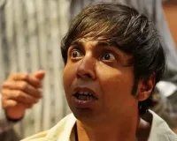 مداحوں نے ابھیشیک بنرجی کے میڈاک ہارر کامیڈی یونیورس کے کردار کا موازنہ مارول کے نک فیوری سے کیا ہے