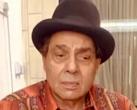 تجربہ کار اداکار دھرمیندر بریچ کینڈی اسپتال سے ڈسچارج، گھر پر اپنی صحت یابی جاری رکھیں گے