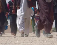 افغان سیکیورٹی فورسز نے غیر قانونی طور پر ایران میں داخل ہونے کی کوشش کرنے والے 144 افراد کو گرفتار کرلیا