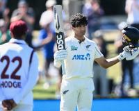 نیوزی لینڈ نے ویسٹ انڈیز کے خلاف 481 رنز کی برتری کے ساتھ میچ پر مضبوط گرفت قائم کر لی ہے