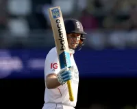 جو روٹ نے آسٹریلیا کی سرزمین پر اپنی پہلی سنچری بنائی