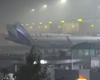 دہلی میں دھند کی وجہ سے 100 سے زیادہ پروازیں منسوخ، حکومت نے ایئر لائنز کو ہدایات جاری کر دیں