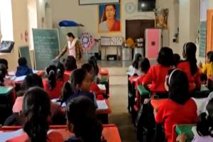 مہاراشٹر میں پہلی سے پانچویں جماعت تک ہندی تیسری لازمی زبان بن گئی، فیصلے پر تنازعہ