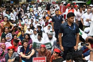 راہل، پرینکا، کھرگے، پوار اور اکھلیش سمیت سینکڑوں ممبران پارلیمنٹ کو حراست میں لیا گیا