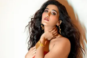 نمرت کور اہلووالیہ ایک پراسرار سیریز میں OTT ڈیبیو کریں گی