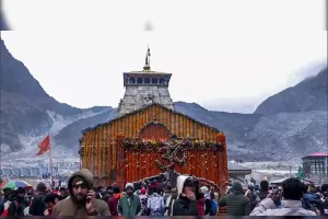 یمونوتری دھام کے دروازے ویدک نعروں کے درمیان سردیوں کے موسم کے لیے بند ہو گئے