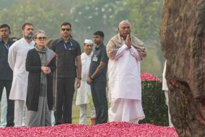 سونیا، کھرگے، راہول نے یوم شہدا پر اندرا گاندھی کو خراج عقیدت پیش کیا