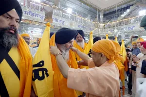 گرو روایت نے ہندوستان کو ترک اور قربانی کا پیغام دیا: یوگی