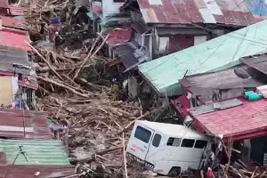 فلپائن میں شدید موسم کے باعث ایمرجنسی نافذ، 140 افراد ہلاک