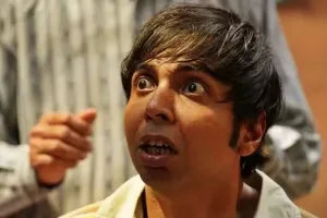 مداحوں نے ابھیشیک بنرجی کے میڈاک ہارر کامیڈی یونیورس کے کردار کا موازنہ مارول کے نک فیوری سے کیا ہے