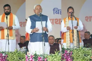 نتیش کمار نے 26 وزراء کے ساتھ چیف منسٹر کا حلف لیا