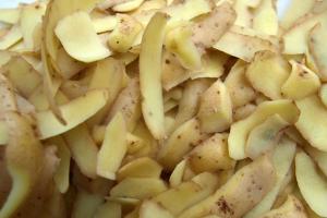 آلو کے چھلکے غذائی اجزاء سے بھرپور ہوتے ہیں