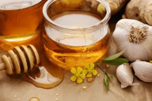 شہد اور لہسن کا باقاعدہ استعمال جسم کا میٹابولزم تیزی سے بڑھاتا ہے