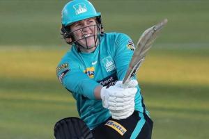 لورا ہیرس نے ویمنز ٹی ٹوئنٹی میں تیز ترین ففٹی کا ریکارڈ برابر کر دیا