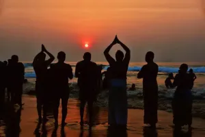 ماگھ کے مہینے میں نہانا اور عطیہ کرنا ہندو مذہب میں بہت اہمیت رکھتا ہے