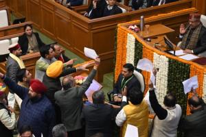 آتشی کے بیان پر اسمبلی میں ہنگامہ، کارروائی روک دی گئی