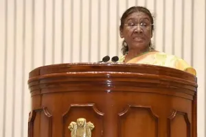 صدر، وزیر دفاع مسلح افواج کے سابق فوجیوں کے دن پر سابق فوجیوں کو سلام پیش کرتے ہیں