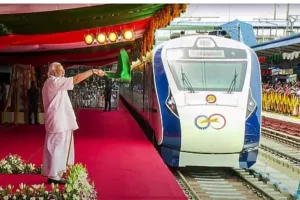 کیرالہ - مودی نے تین امرت بھارت ایکسپریس ٹرینوں کو ہری جھنڈی دکھائی