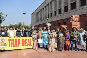 بھارت امریکہ تجارتی معاہدے کے خلاف پارلیمنٹ میں اپوزیشن کا احتجاج