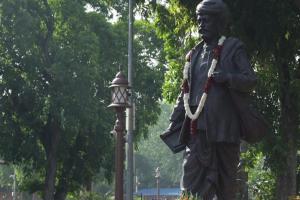 صدر، نائب صدر اور کئی دیگر لیڈروں نے جیوتی راؤ پھولے کو ان کی 200 ویں یوم پیدائش پر خراج عقیدت پیش کی