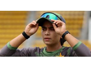 ان کیپڈ مومنہ ریاض کو پاکستان ویمن اسکواڈ میں شامل کر لیا گیا