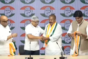 عاصم وقار AIMIM چھوڑ کر کانگریس میں شامل