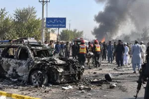 پاکستان کے شہر ڈیرہ اسماعیل خان میں ایک بم دھماکے میں 11 افراد ہلاک ہو گئے