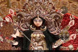 نوراتری کے تیسرے دن دیوی چندر گھنٹہ کی پوجا کرنے کی روایت ہے