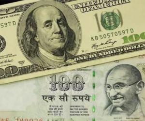 روپیہ 19 پیسے گر کر 89.90 فی ڈالر پر آ گیا