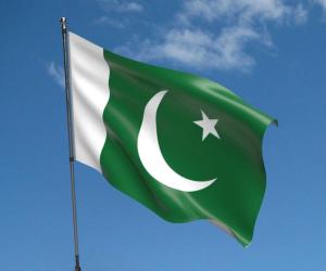 پاک بحریہ نے زمین سے فضا میں مار کرنے والے طویل فاصلے تک مار کرنے والے میزائل کا کامیاب تجربہ کیا