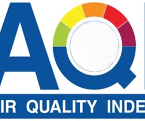 کہرے اور سموگ کی ایک موٹی تہہ نے منگل کو دہلی کو لپیٹ میں لے لیا