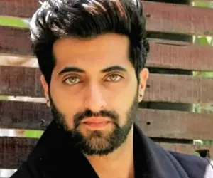 اکشے اوبرائے جلد ہی اپنی اگلی فلم ’’رہائشی‘‘ کی شوٹنگ شروع کریں گے