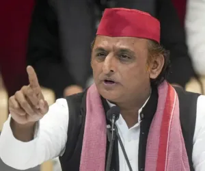 اکھلیش یادو نے ایس آئی آر کے حوالے سے بی جے پی کے انتخابی حسابات پر سوال اٹھایا