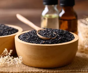 کالے تل میں غذائی اجزا وافر مقدار میں پائے جاتے ہیں