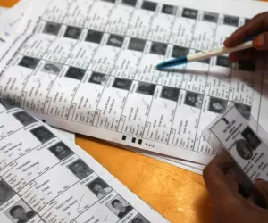 الیکشن کمیشن نے اتر پردیش کے لیے ووٹر لسٹ کا مسودہ جاری کیا، 28.9 ملین ناموں کو ہٹا دیا گیا