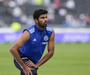 واشنگٹن سندر انجری کے باعث نیوزی لینڈ کے خلاف ون ڈے سیریز سے باہر ہو گئے 