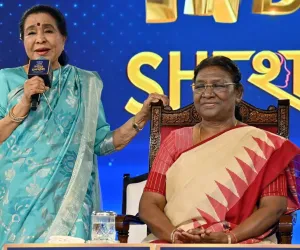 آشا بھوسلے نے ہندوستان میں موسیقی کے دور کی تعریف کی: مرمو