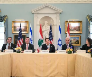 اسرائیل اور لبنان کے درمیان تین دہائیوں میں پہلی بار سفارتی مذاکرات ہوئے