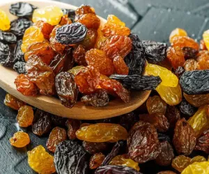 کشمش غذائی اجزاء کا ذخیرہ ہے