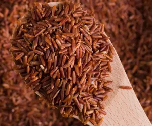 سرخ چاول سفید چاول سے زیادہ غذائیت بخش سمجھا جاتا ہے