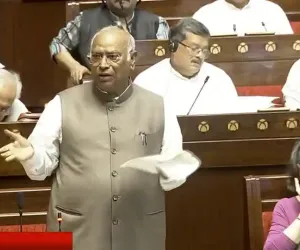دہلی میں احتجاج کرنے والے طلباء کے خلاف مظالم پر وزیر داخلہ کو مستعفی ہونا چاہئے: کھرگے