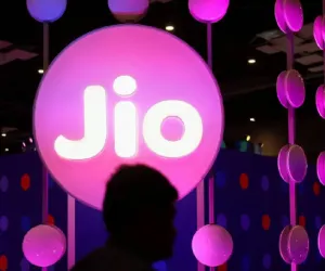 Jio نے 84 دن اور ایک سال کے OTT پاس متعارف کرائے ہیں