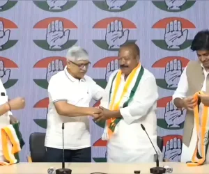 عاصم وقار AIMIM چھوڑ کر کانگریس میں شامل