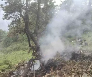 بدری ناتھ سے دہرادون جانے والا ہیلی کاپٹر گر کر تباہ۔ طیارے میں پائلٹ سمیت چھ افراد سوار تھے