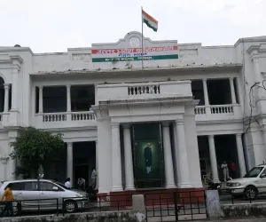 یوپی کانگریس ہیڈکوارٹر میں کارکنوں کے درمیان جوتے اور تھپڑ مارے گئے