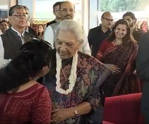 گورنر آنندی بین پٹیل نے 93ویں کرافٹ روٹس دستکاری نمائش کا افتتاح کیا